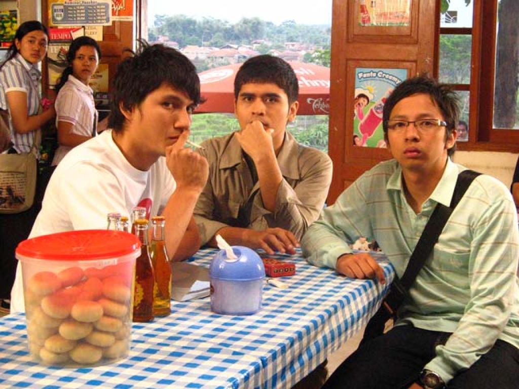 'Jomblo' Actors on one of the sets from the movie.